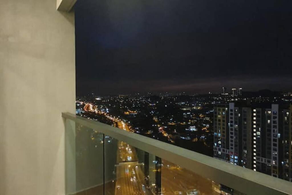 Apple Home 2 At Menara Simfoni, King Size Bed, Cheras, Nexflix, Wifi, Parking Сері-Кембанган Екстер'єр фото